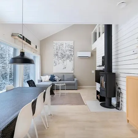 Hulhavanhelmi | Modern With Private Jacuzzi & Ski-in Access At 別荘 *