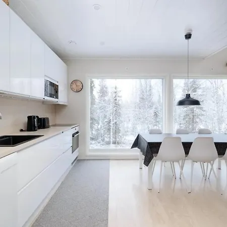 Hulhavanhelmi | Modern With Private Jacuzzi & Ski-in Access At Syöte