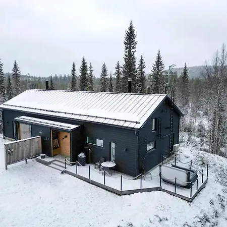 Hulhavanhelmi | Modern With Private Jacuzzi & Ski-in Access At 別荘